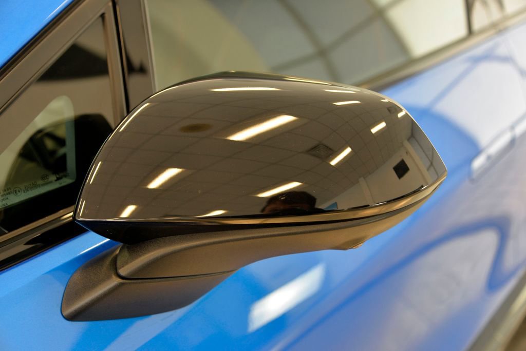 Certified 2025 Chevrolet Equinox EV RS w/ Convenience Package II image 12