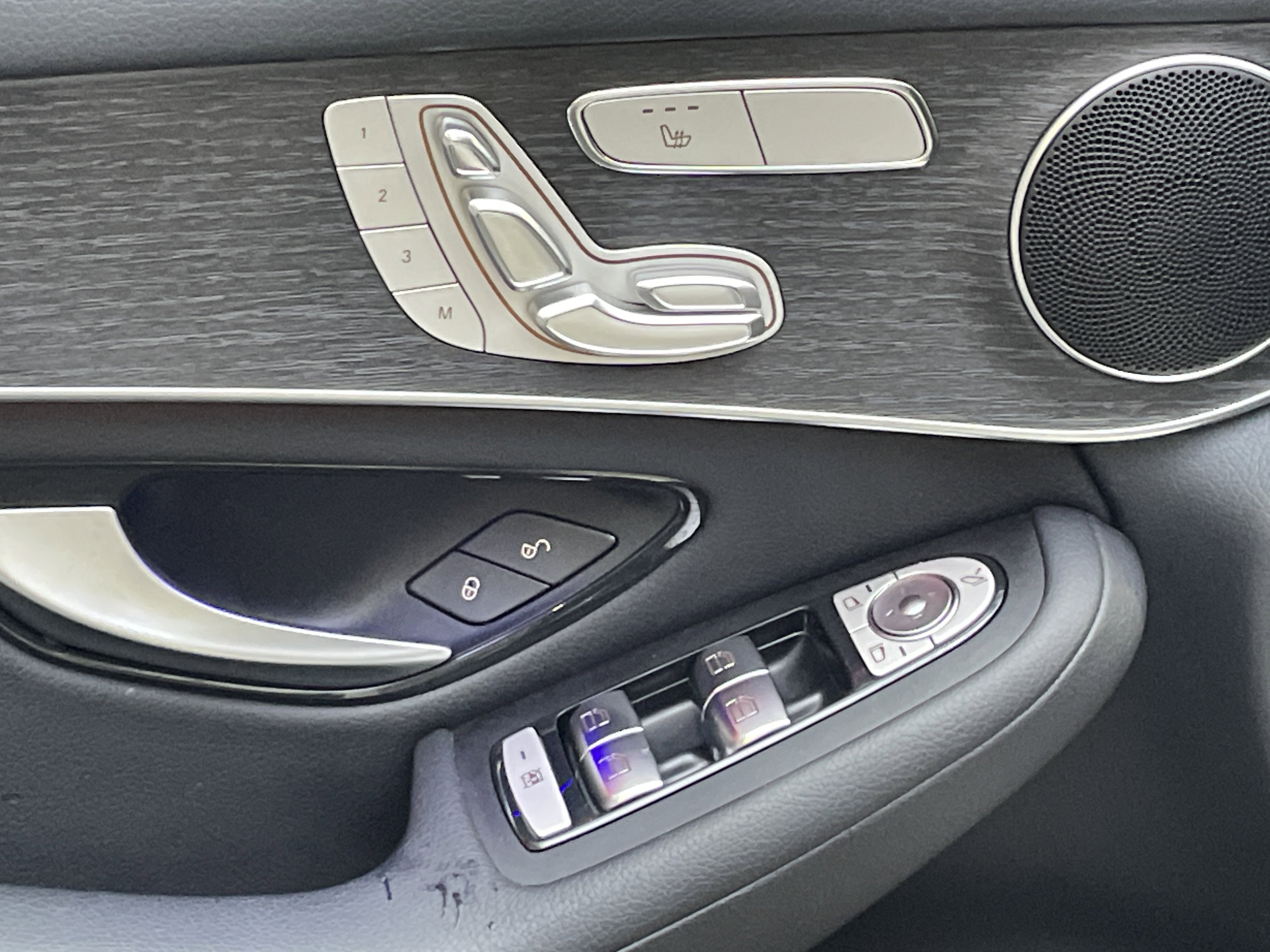 Certified 2022 Mercedes-Benz GLC 300 4MATIC w/ Driver Assistance Package image 19