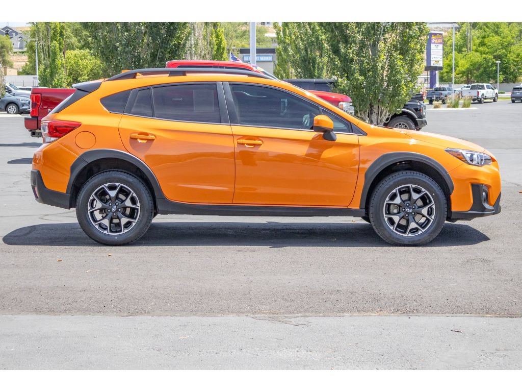 Used 2020 Subaru Crosstrek 2.0i Premium w/ Moonroof Package 1 AWD/4WD image 2