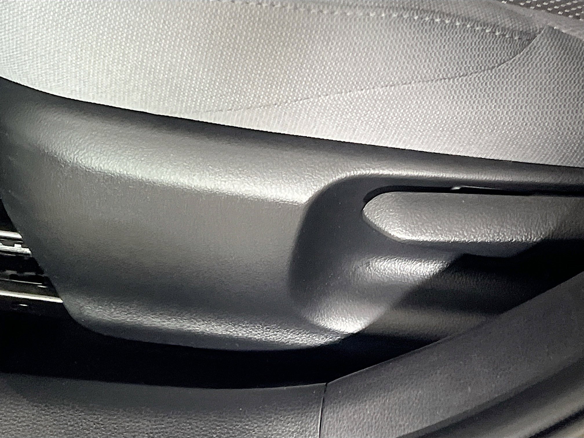 Used 2024 Toyota Corolla SE w/ SE Premium Package image 16