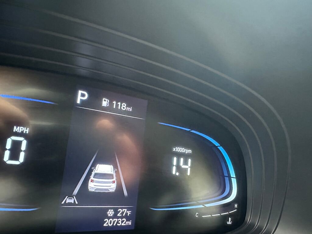 Used 2023 Hyundai Venue SEL w/ Cargo Package image 12