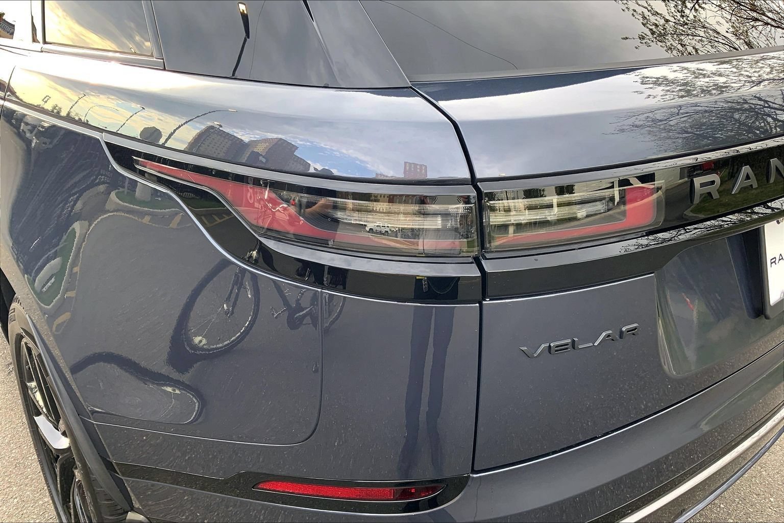 Certified 2026 Land Rover Range Rover Velar Dynamic SE AWD/4WD image 28