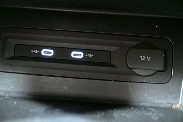 Used 2022 Volkswagen Atlas SEL Premium image 33