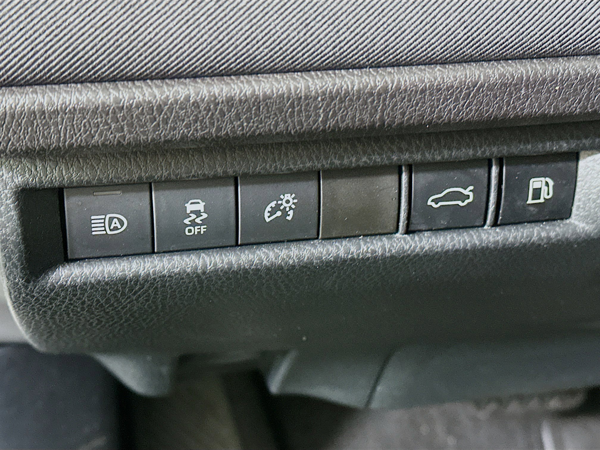 Used 2025 Toyota Camry LE image 17