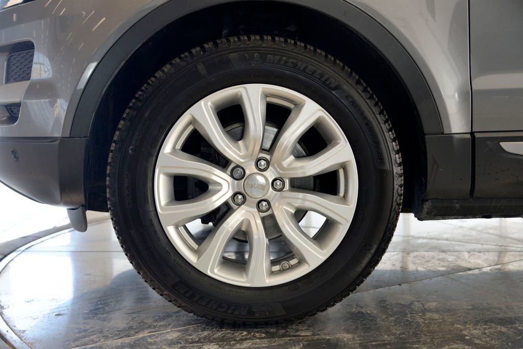 Used 2015 Land Rover Range Rover Evoque Pure image 10