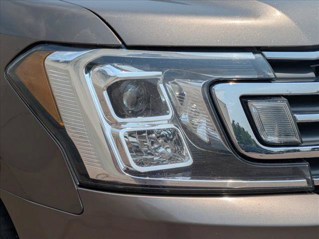 Used 2019 Ford Expedition Max XLT w/ Equipment Group 201A AWD/4WD image 9