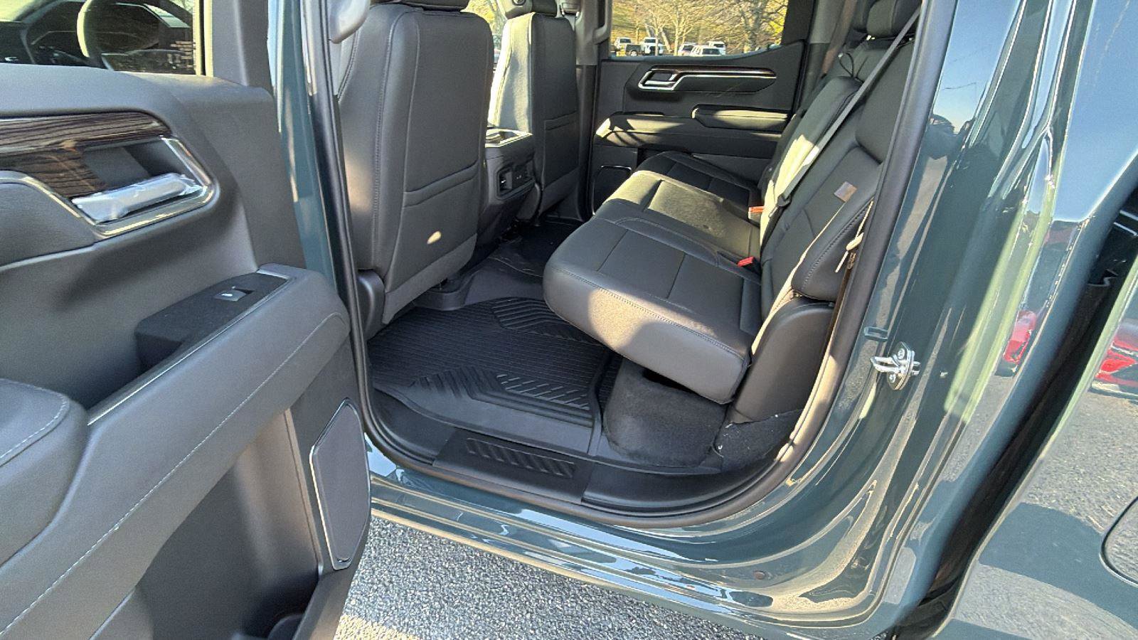 Used 2026 Chevrolet Silverado 1500 LT Trail Boss w/ LT Trail Boss Premium Package AWD/4WD image 17