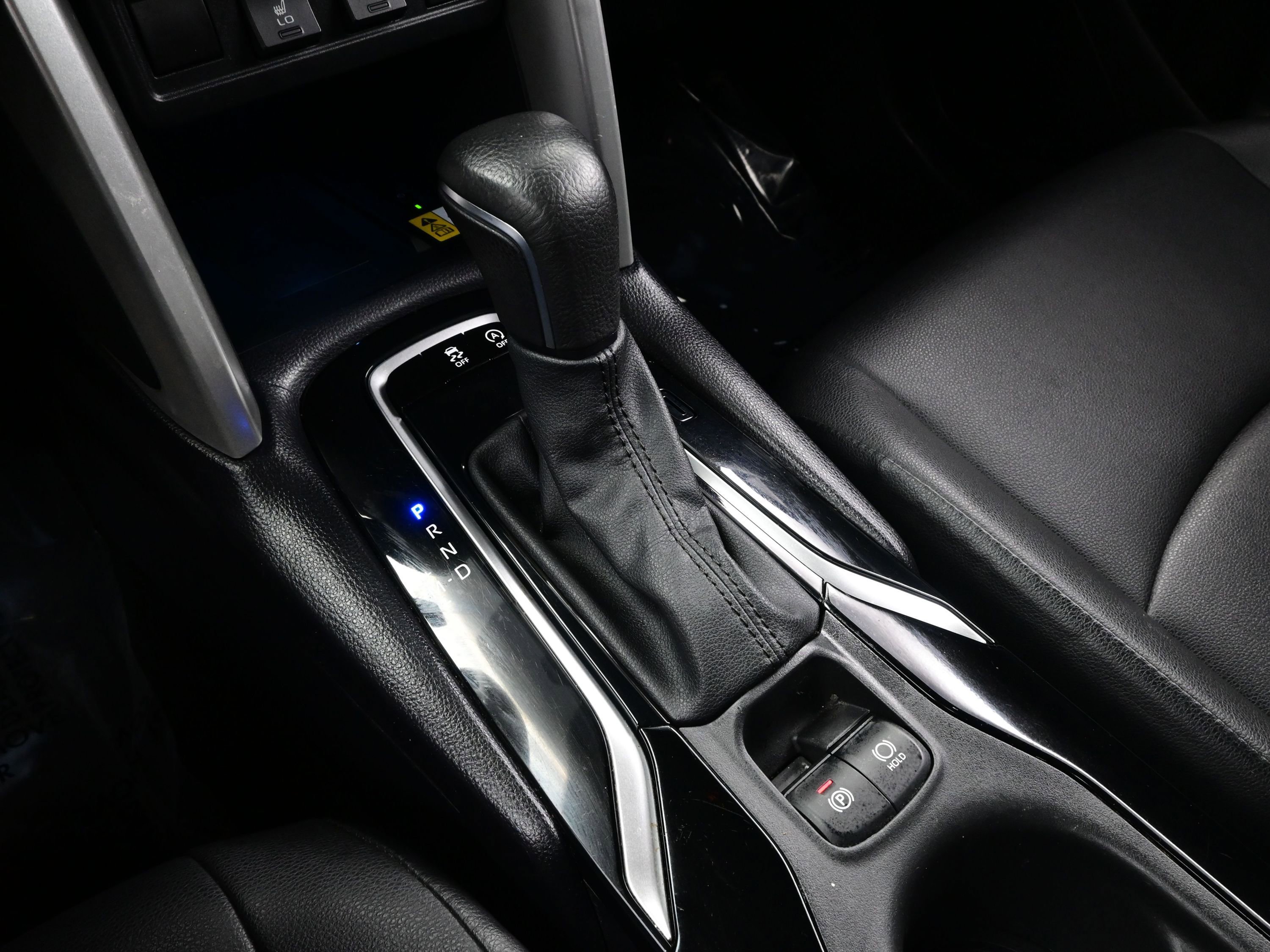 Used 2022 Toyota Corolla Cross XLE image 23