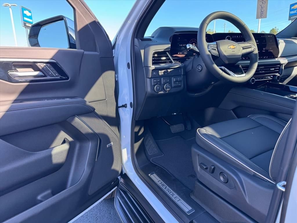 New 2026 Chevrolet Suburban Premier image 10