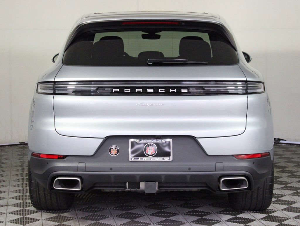 Certified 2025 Porsche Cayenne image 6