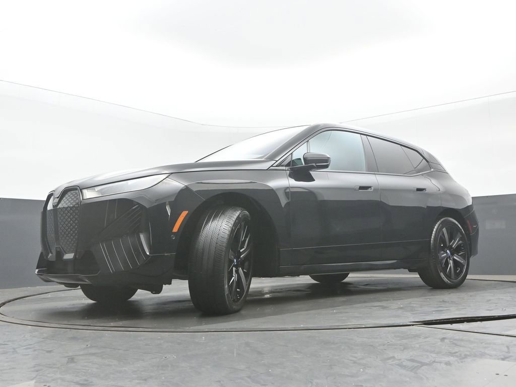 Used 2023 BMW iX xDrive50 w/ Sport Package AWD/4WD image 28