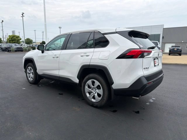 Used 2024 Toyota RAV4 LE AWD/4WD image 5