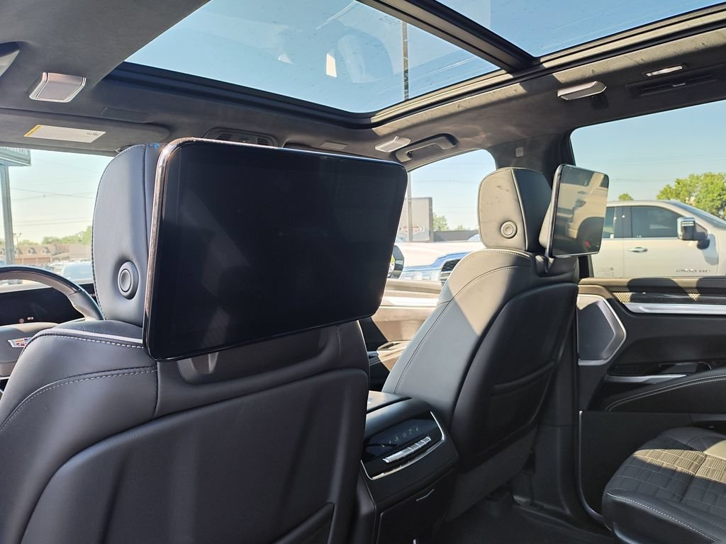 Used 2025 Cadillac Escalade V w/ LPO, Floor Liner Package AWD/4WD image 25