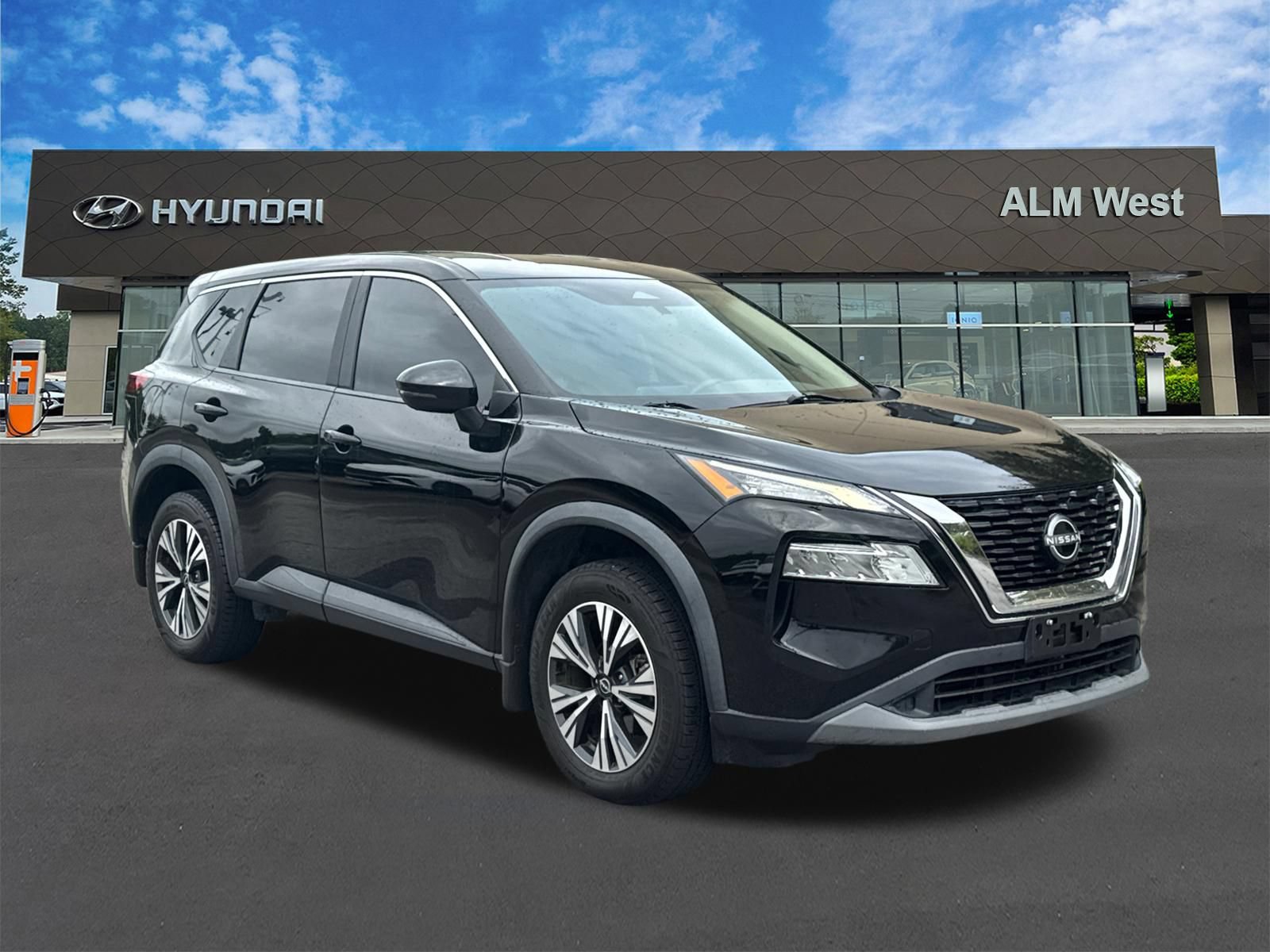 Used 2023 Nissan Rogue SV FWD image 3