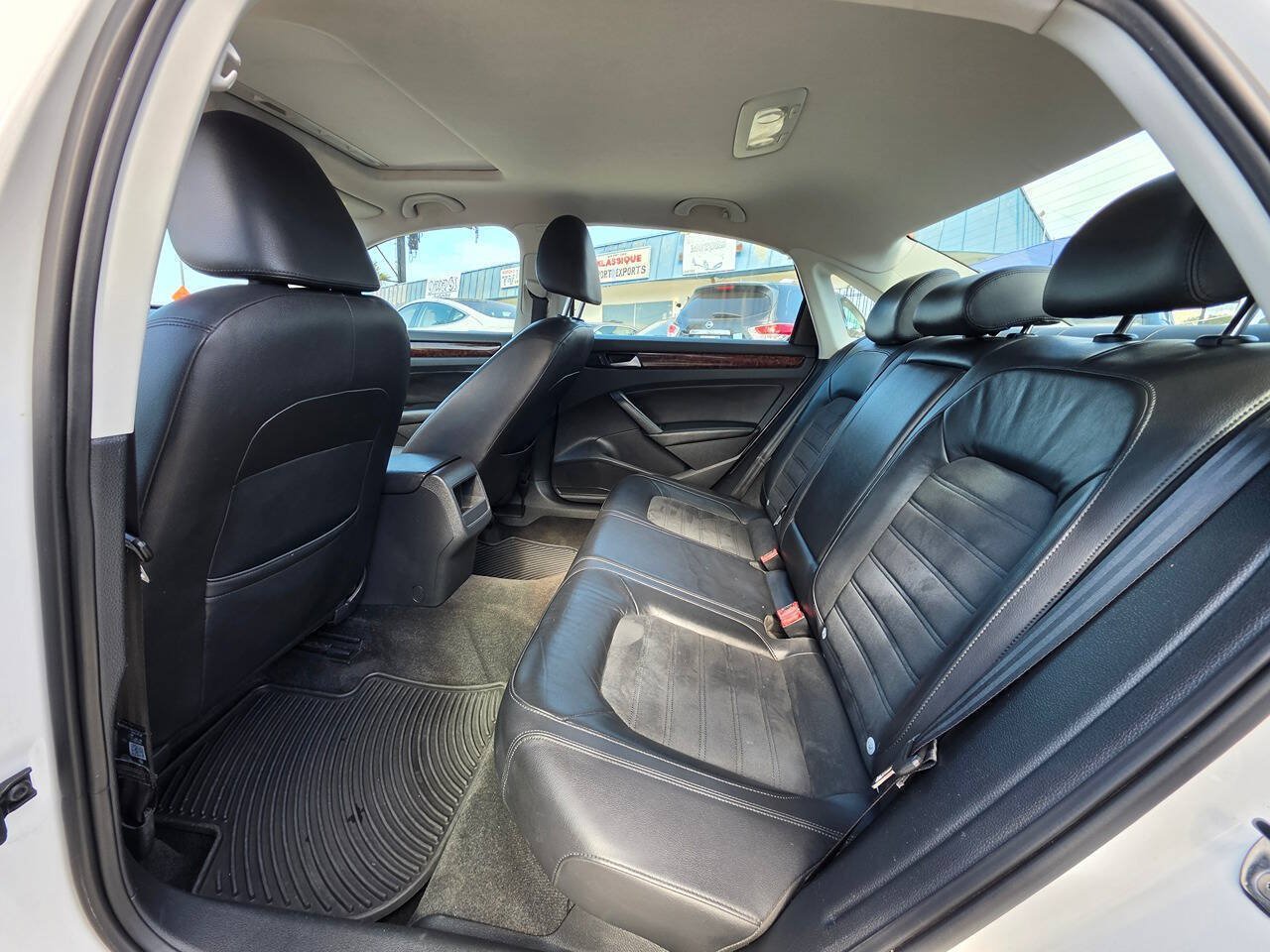 Used 2012 Volkswagen Passat 2.5 SEL Premium FWD image 25