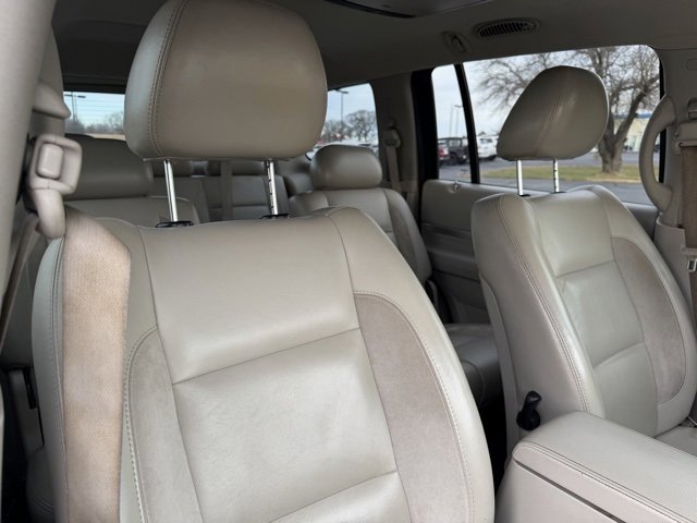 Used 2008 Chrysler Aspen Limited image 11