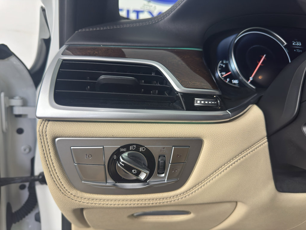 Used 2018 BMW 740i RWD image 17