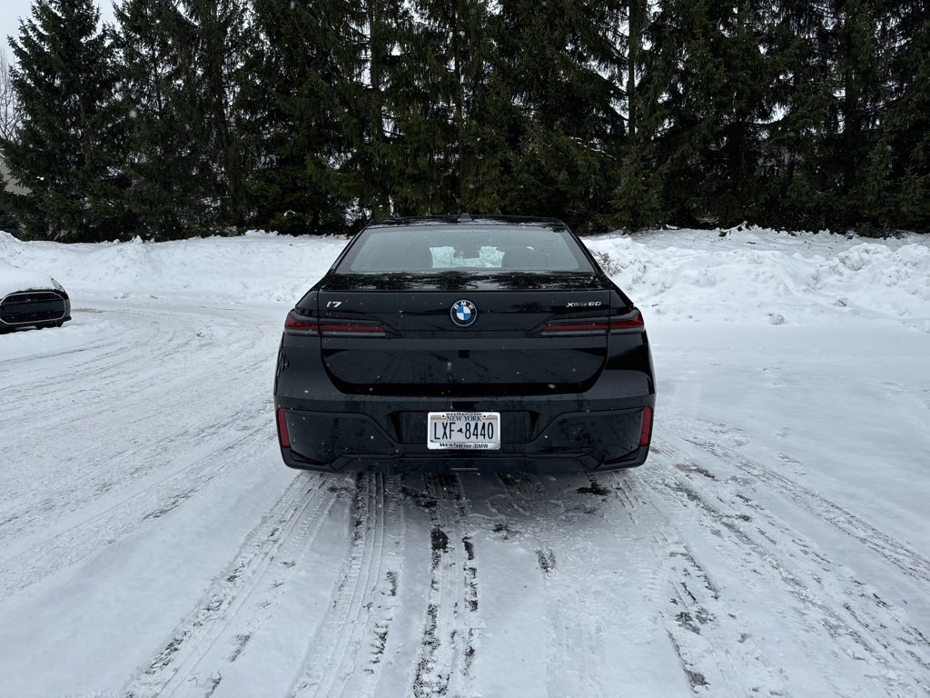 Used 2026 BMW i7 xDrive60 w/ Executive Package image 5