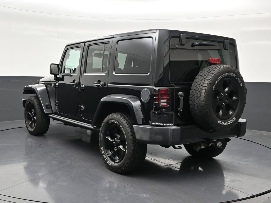 Used 2015 Jeep Wrangler Unlimited Sahara AWD/4WD image 3