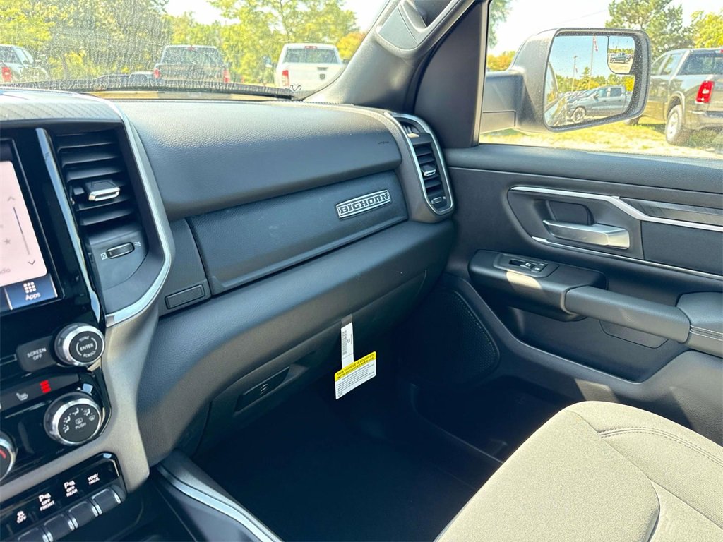 New 2026 RAM 1500 4x4 Crew Cab image 25