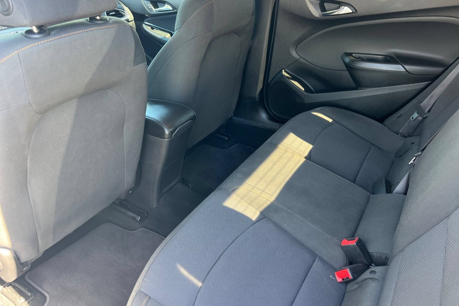 Used 2017 Chevrolet Cruze LS FWD image 13