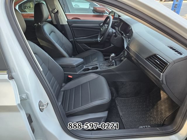 Used 2023 Volkswagen Jetta SE FWD image 8