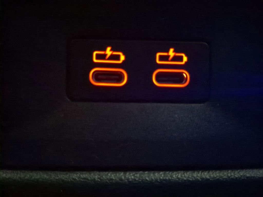 Used 2024 BMW X7 xDrive40i w/ Premium Package image 18