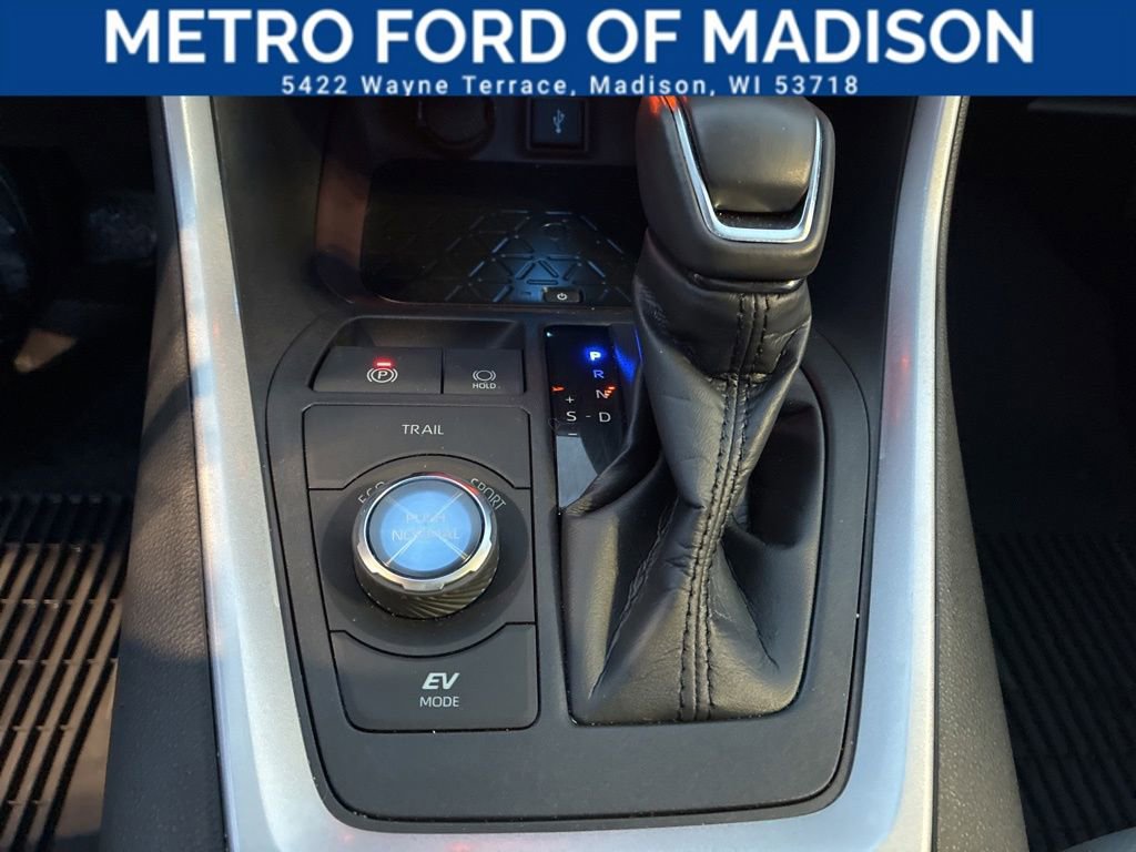 Used 2021 Toyota RAV4 Limited image 18