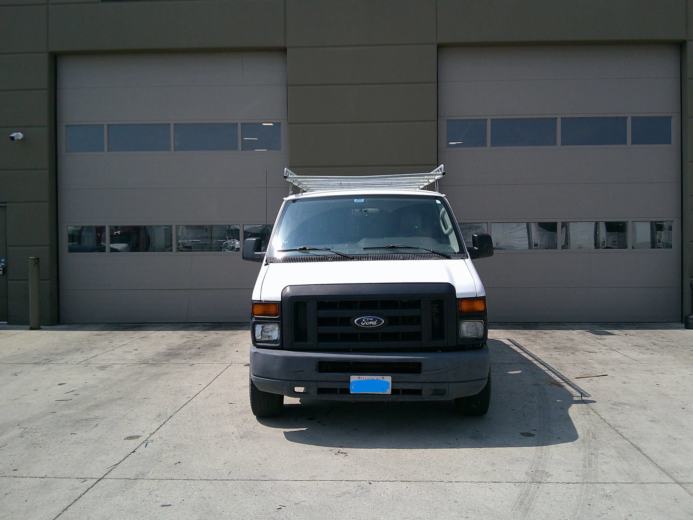 Used 2009 Ford E-250 and Econoline 250 RWD image 2