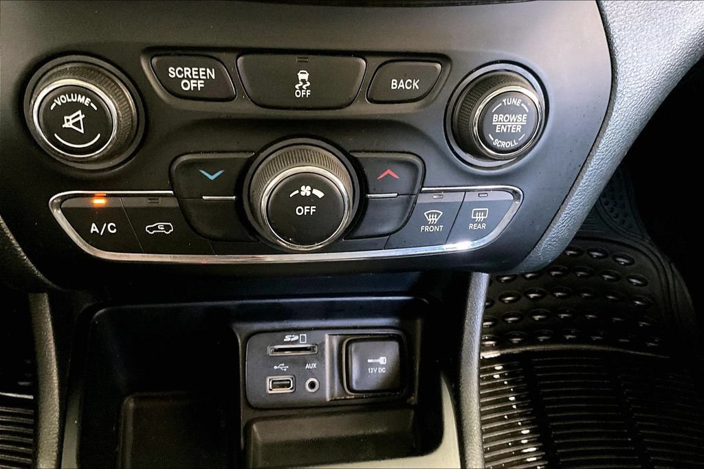 Used 2016 Jeep Cherokee Sport w/ Cold Weather Group FWD image 15