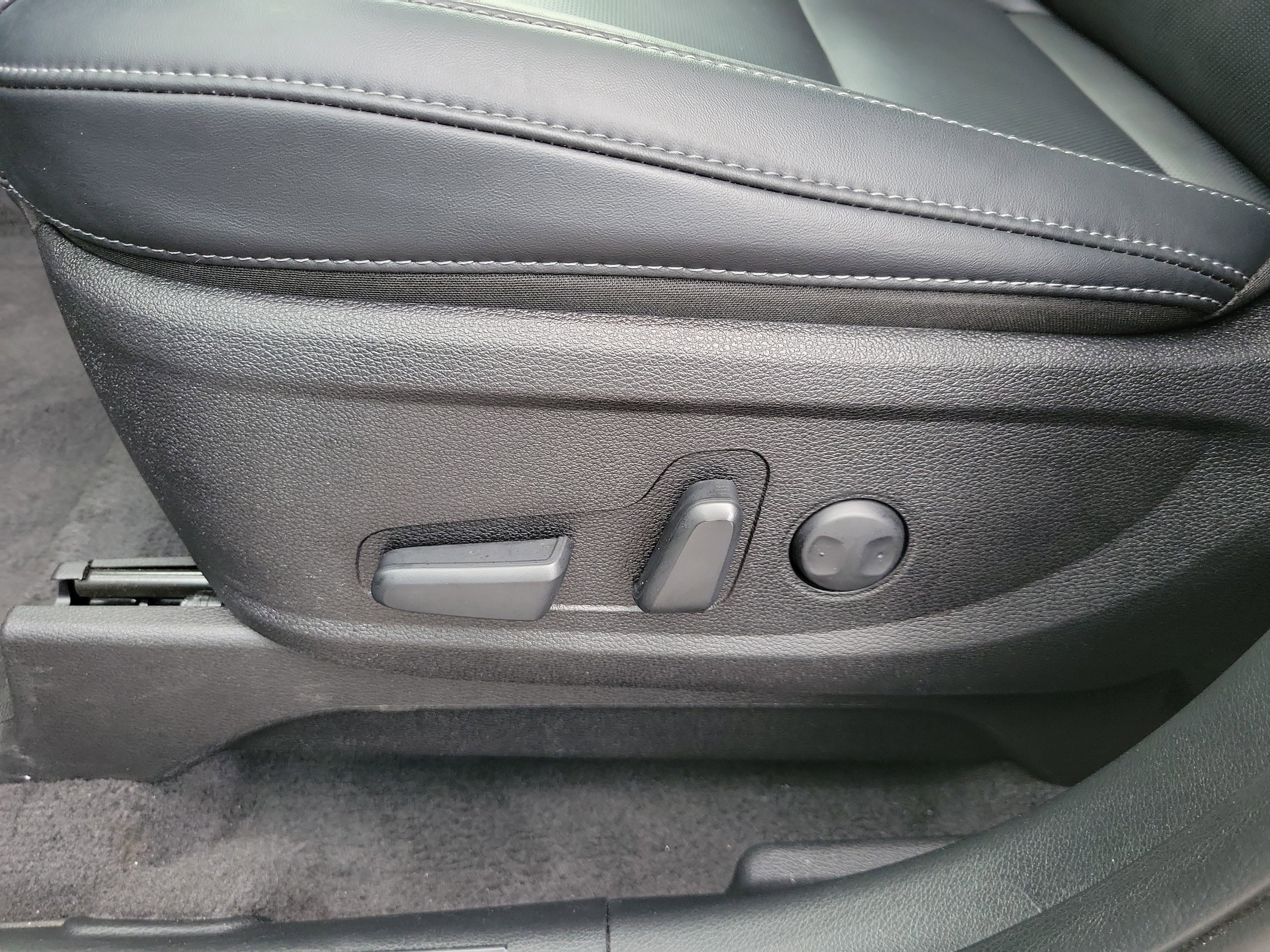 Used 2025 Kia Telluride S FWD image 25