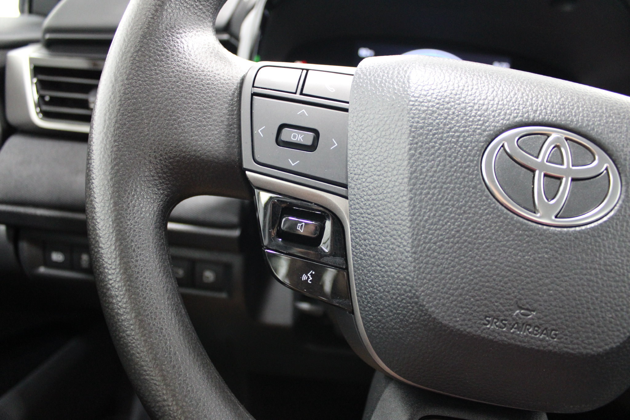 Used 2025 Toyota Camry LE FWD image 37
