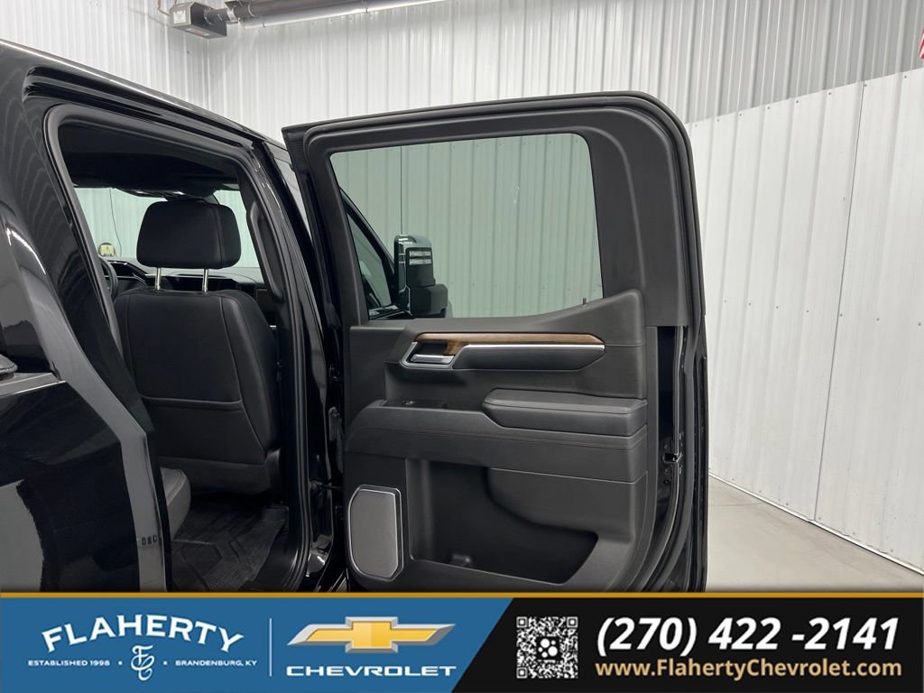 Used 2026 Chevrolet Silverado 1500 High Country w/ High Country Premium Package AWD/4WD image 12