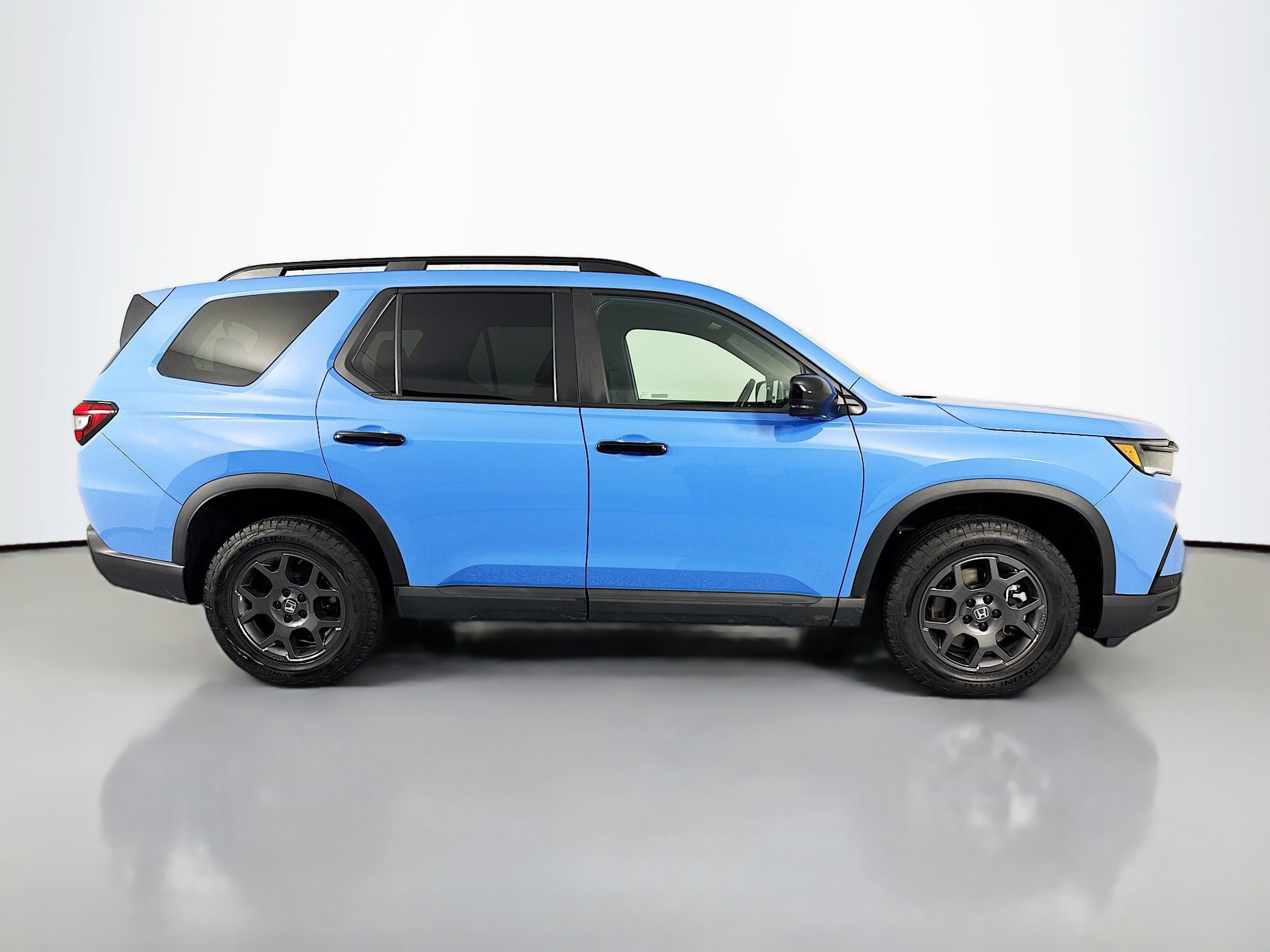 Certified 2024 Honda Pilot TrailSport image 4
