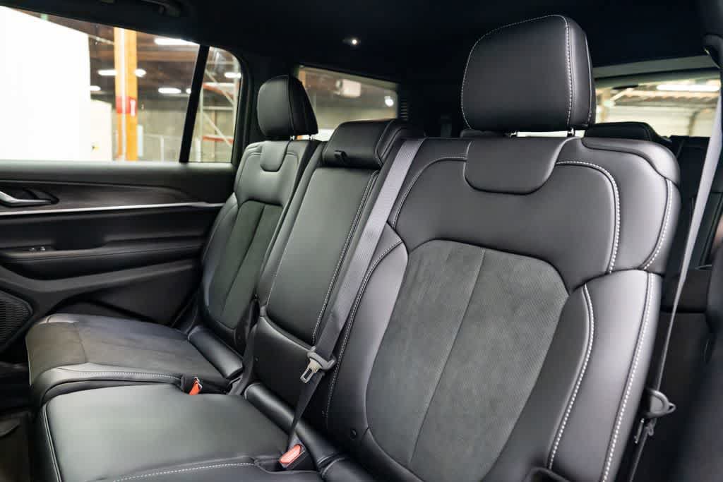 New 2026 Jeep Grand Cherokee L 4WD image 27