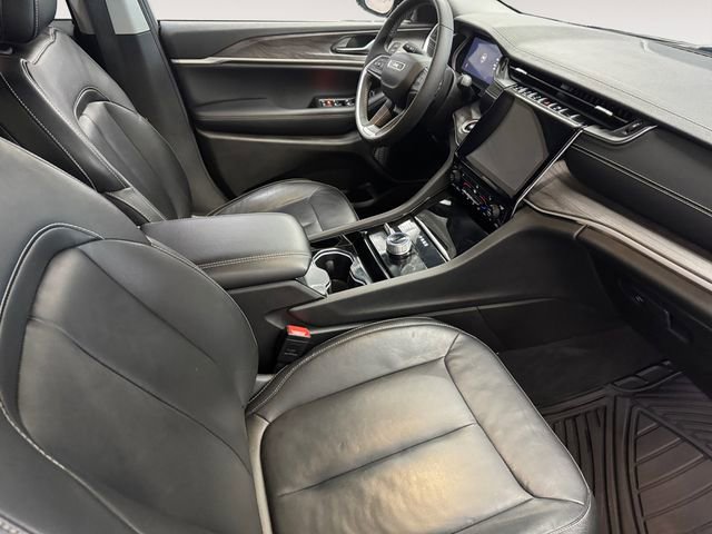 Used 2023 Jeep Grand Cherokee Limited w/ MOPAR Finishing Package image 4