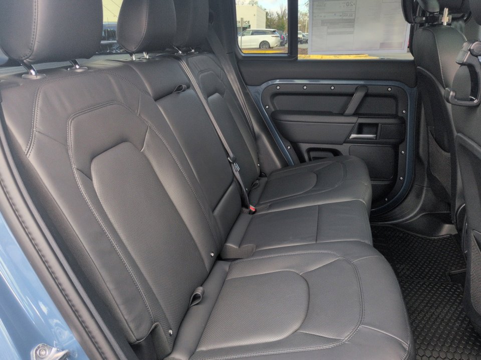 New 2026 Land Rover Defender 110 X-Dynamic SE AWD/4WD image 27