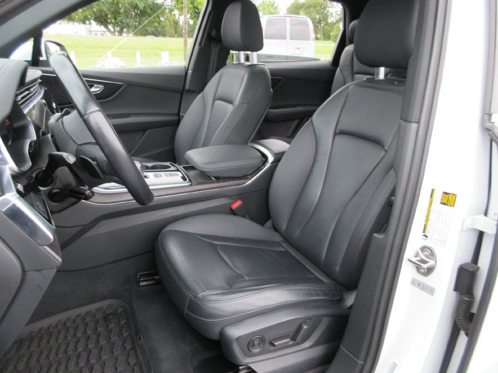 Used 2023 Audi Q7 3.0T Premium w/ Convenience Package AWD/4WD image 21