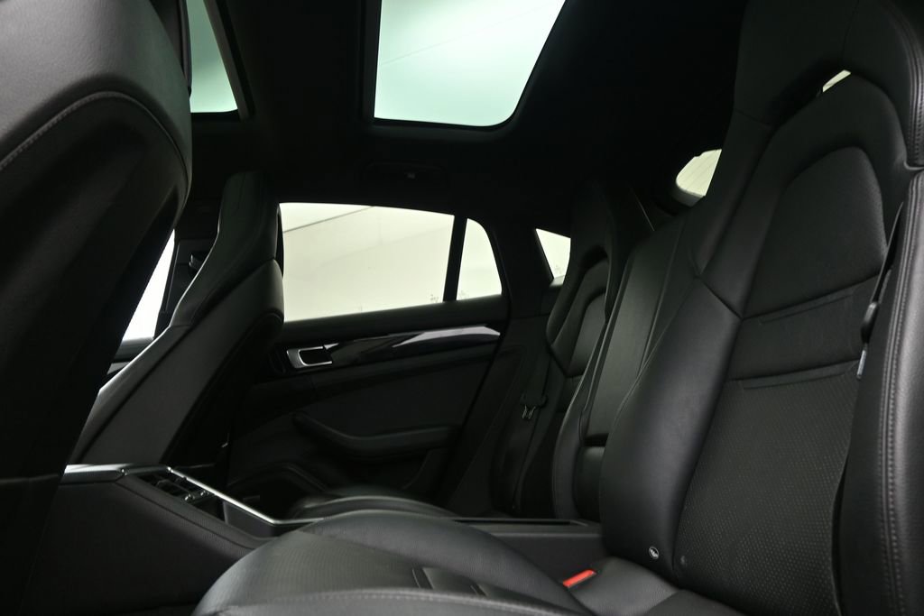 Used 2018 Porsche Panamera 4 image 27