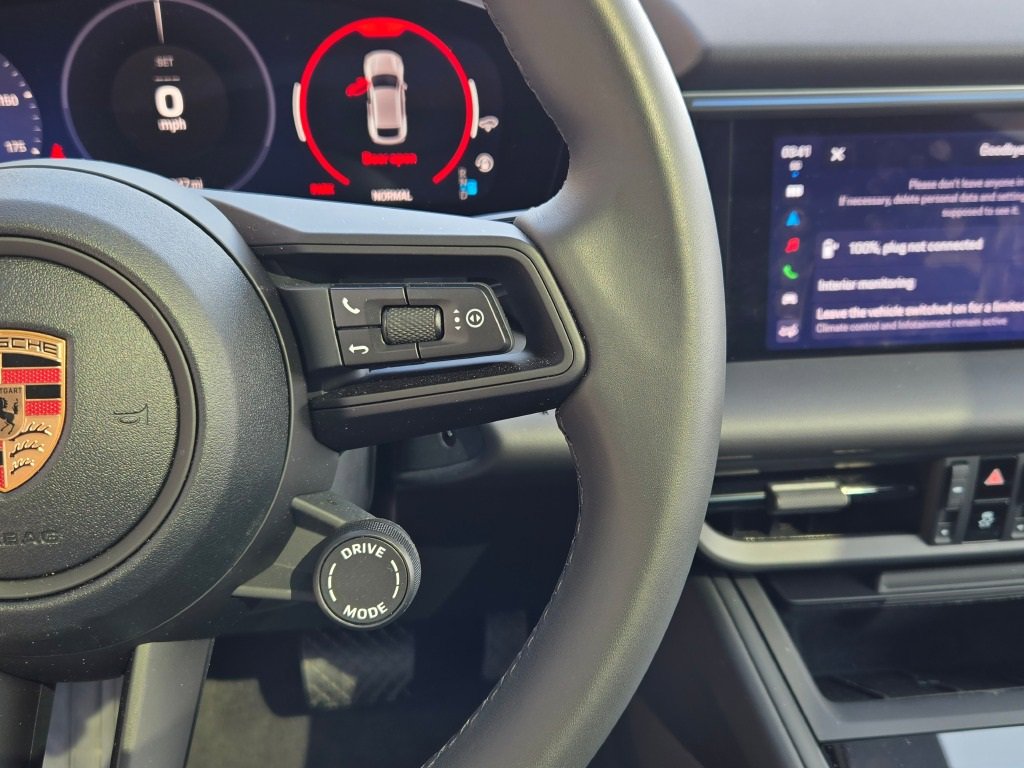 Used 2025 Porsche Macan Electric image 26