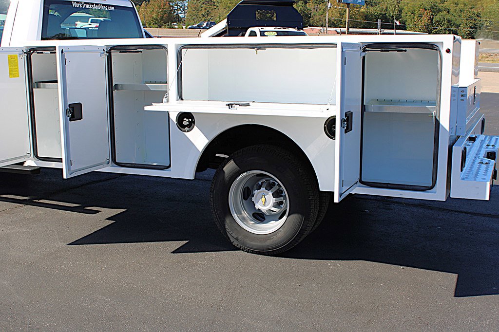 Used 2024 Chevrolet Silverado 3500 W/T w/ Snow Plow Prep Package image 7