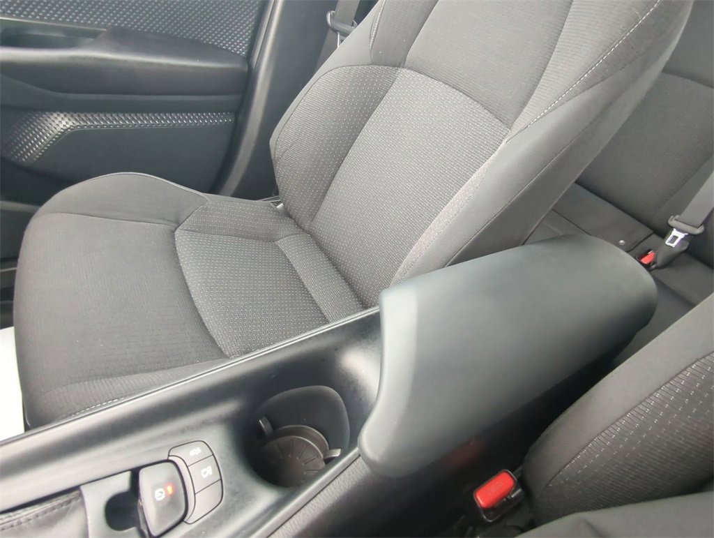 Used 2018 Toyota C-HR XLE image 21