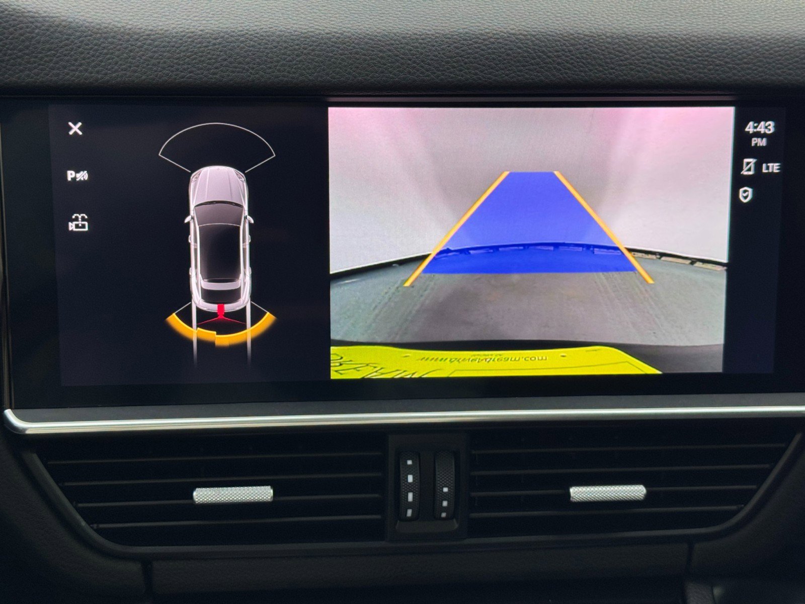 Used 2023 Porsche Cayenne E-Hybrid image 31