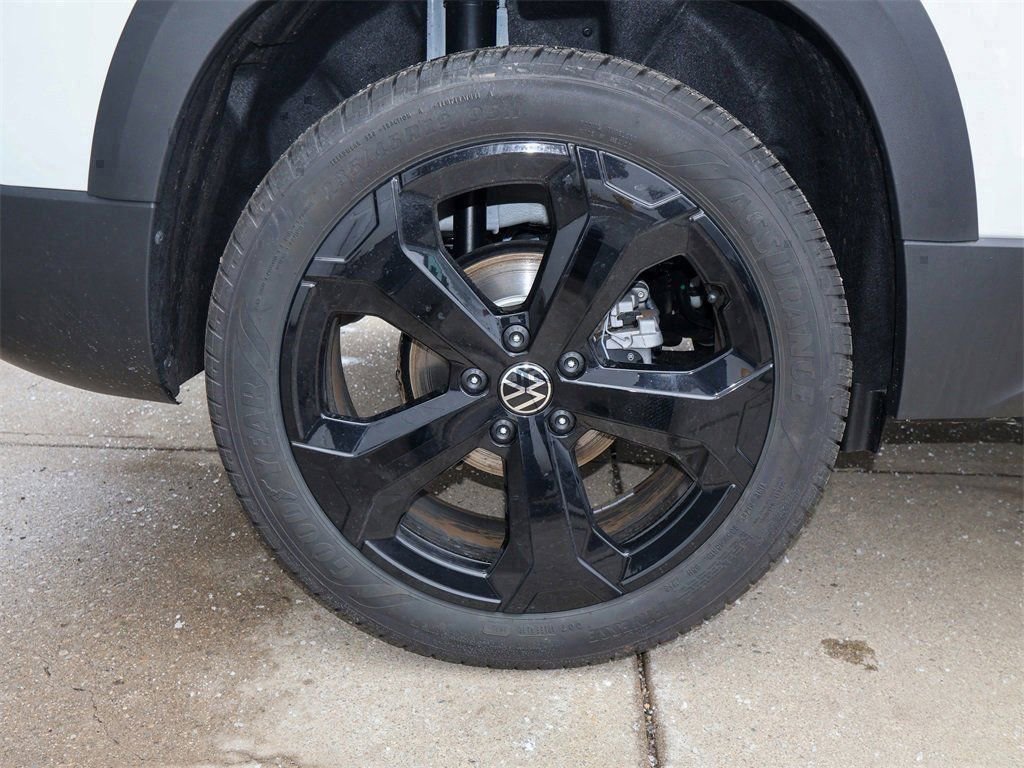 New 2026 Volkswagen Taos SE AWD/4WD image 9