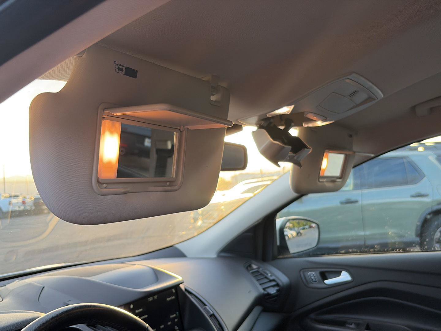 Used 2019 Ford Escape SEL AWD/4WD image 17