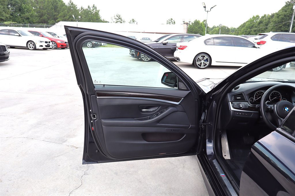 Used 2014 BMW 550i xDrive Sedan AWD/4WD image 36