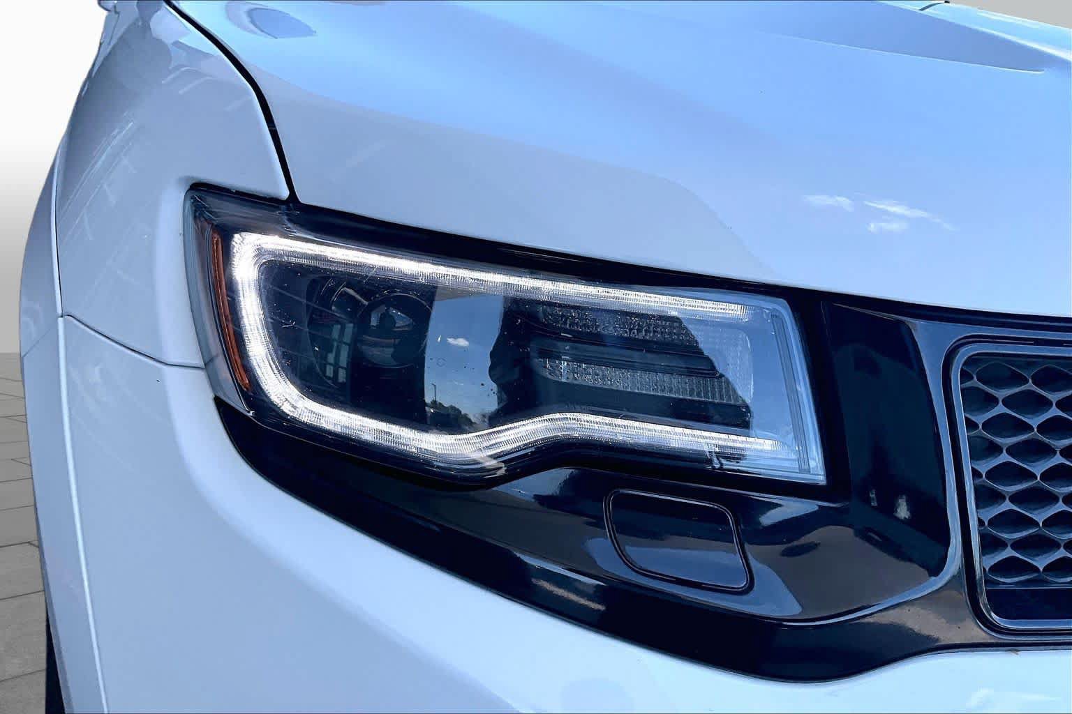 Used 2018 Jeep Grand Cherokee SRT AWD/4WD image 27