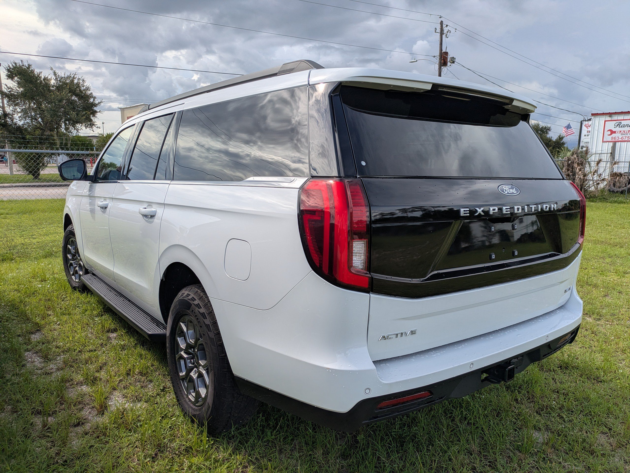 Used 2026 Ford Expedition Max Active RWD image 5