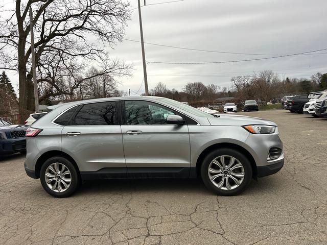 Used 2024 Ford Edge Titanium AWD/4WD image 2
