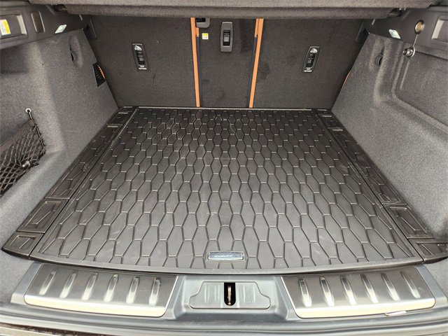 Used 2026 Jaguar F-PACE R-Dynamic S image 23